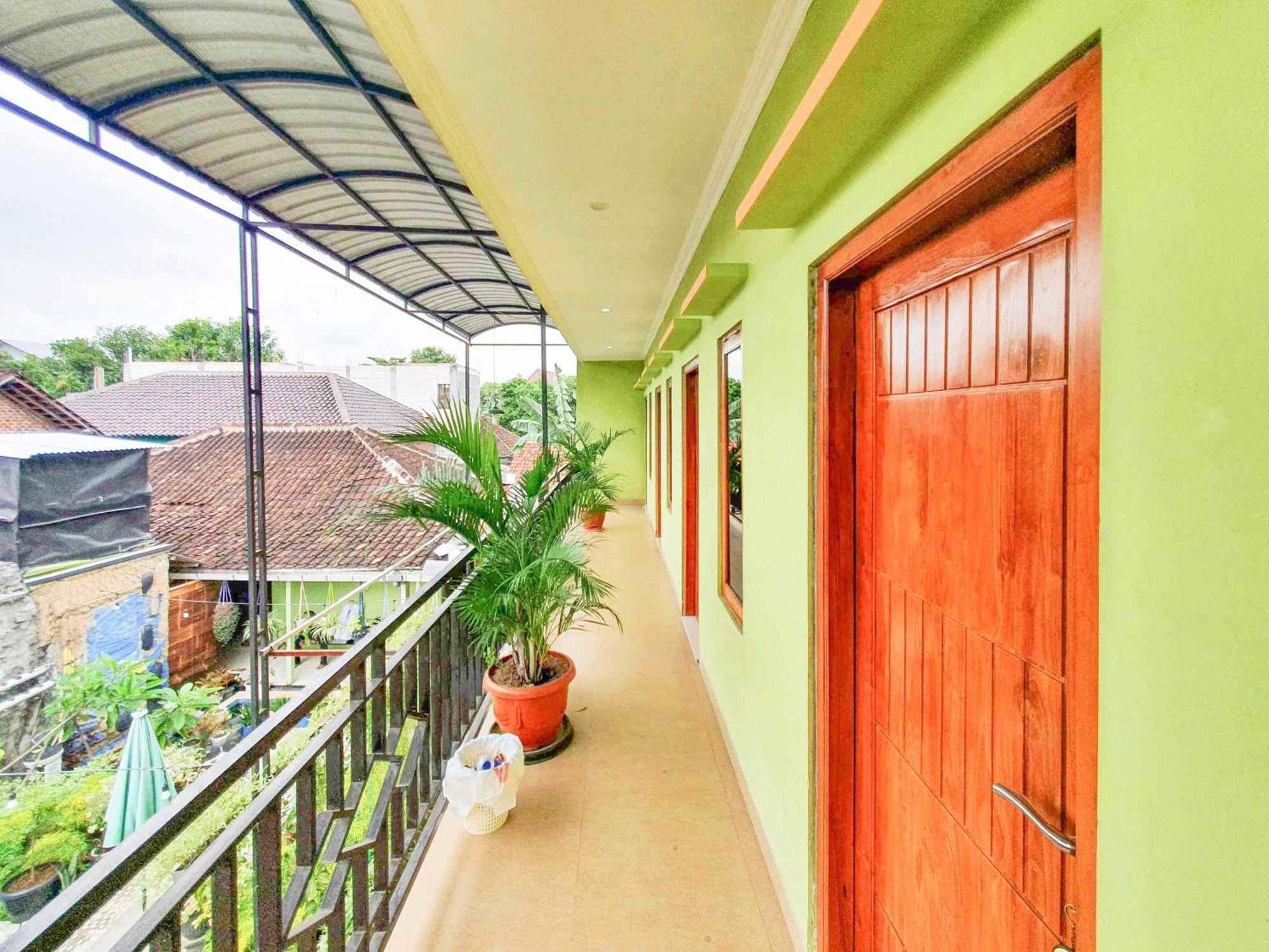 فندق Reddoorz Syariah At Graha Adi Karya Kartasura Kartosuro المظهر الخارجي الصورة